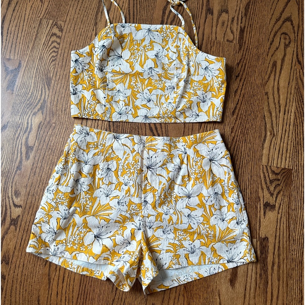Lefties shorts floral romper size Large